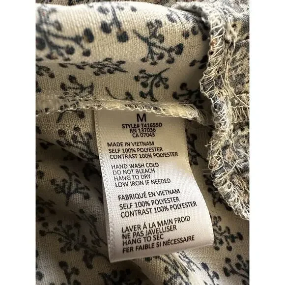 Paper Crane Womens Tiered Floral Top Green boho Blouse Medium M - Picture 6 of 7